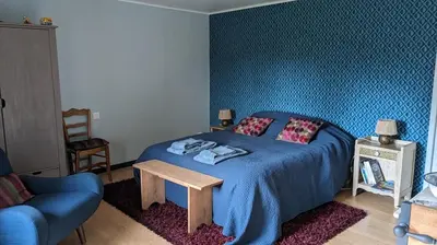 Un ou plusieurs lits dans un hébergement de l'établissement chambre d'hôte la Sourdrie