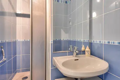 Salle de bains dans l'établissement Parenthèse reposante tout près de la mer