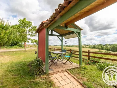 Jardin de l'établissement Gîte rustique avec 2 chambres, nature, animaux admis, wifi et parking - FR-1-622-78