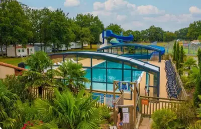 Piscine de l'établissement Mobilhome proche Puy duFou ou située à proximité