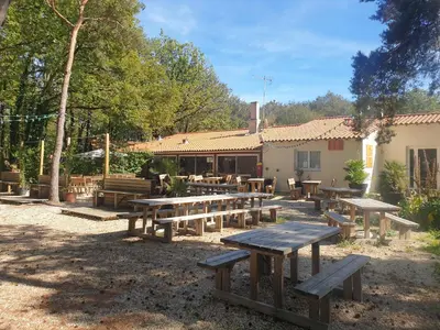 Jardin de l'établissement Mobilhome proche Puy duFou
