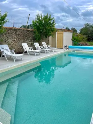 Piscine de l'établissement Le Colibri - Domaine de la Houblette ou située à proximité