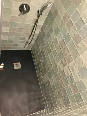 Salle de bains dans l'établissement La Bonbonnière en bois, Maison passive, Draps inclus, Parking sur rue facile & gratuit