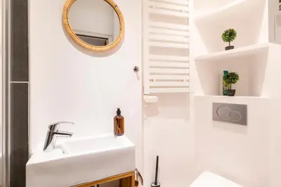 Salle de bains dans l'établissement NEW / Le Robinson / Atypique /Centrale