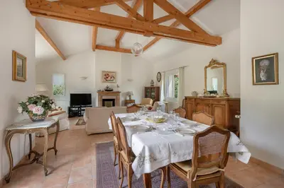 Télévision ou salle de divertissement dans l'établissement Maison avec jardin pour 6 à St Brévin L’Océan