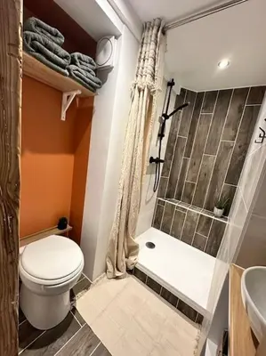 Salle de bains dans l'établissement Duplex lumineux