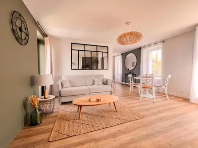 Coin salon dans l'établissement Au Roupillon du Canal