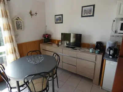 Cuisine ou kitchenette dans l'établissement Maison avec Piscine et Wifi à Notre-Dame-de-Monts - 5 pers. - FR-1-540-289