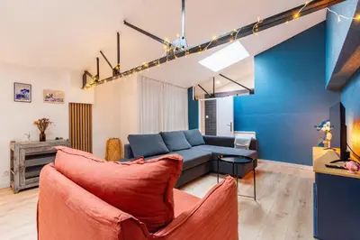 Coin salon dans l'établissement Duplex industriel sur l'île de Nantes