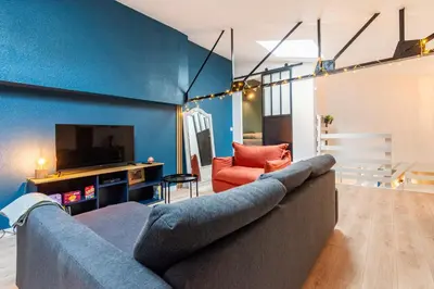 Coin salon dans l'établissement Duplex industriel sur l'île de Nantes