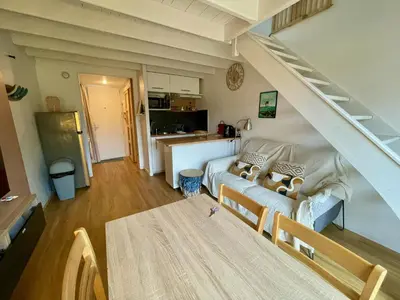 Cuisine ou kitchenette dans l'établissement Lumineux duplex plage à pied