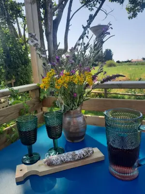 Jardin de l'établissement gîte grange le Kulmino