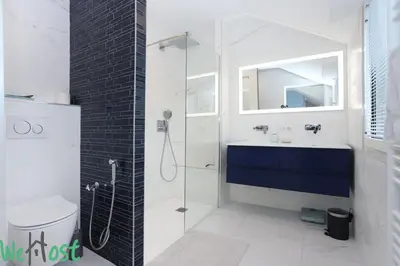 Salle de bains dans l'établissement *Ty Bleuniou * - Proche mer et cœur de ville