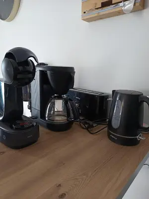 Plateau bouilloire dans l'établissement L'Atelier Bleu - Cosy et Lumineux