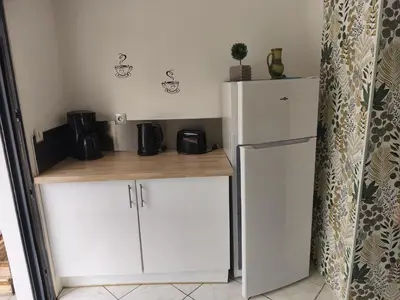 Cuisine ou kitchenette dans l'établissement logement Cholet proche puydufou