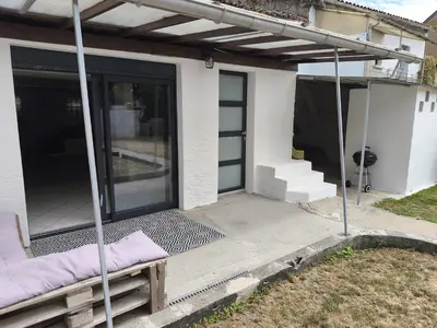 Balcon ou terrasse dans l'établissement logement Cholet proche puydufou