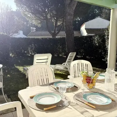 Maison de vacances boisée 2 chambres avec terrasse - FR-1-323-541