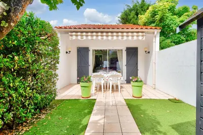 Jardin de l'établissement Escapade avec jardin à 5 min de la plage