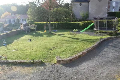 Aire de jeux pour enfants de l'établissement Maison bourg