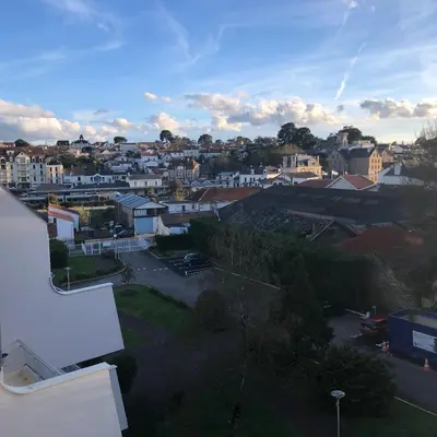 Vue générale sur Pornic ou vue de la ville depuis l'appartement