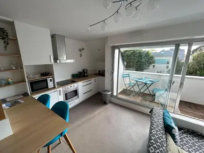 Cuisine ou kitchenette dans l'établissement Joli studio sur le port