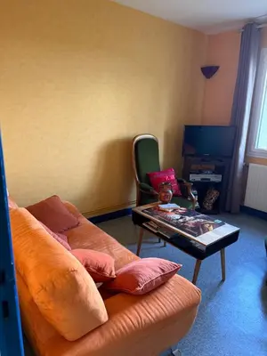 Télévision ou salle de divertissement dans l'établissement Appartement indépendant chez l'habitant