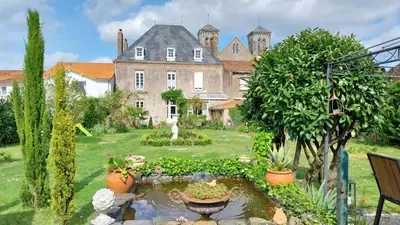 Jardin de l'établissement Chambres d'hôtes Le Griffon 1855