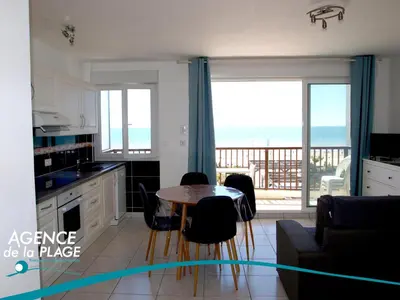 Cuisine ou kitchenette dans l'établissement Studio bien aménagé à Saint Jean de Monts avec vue sur mer - FR-1-323-425