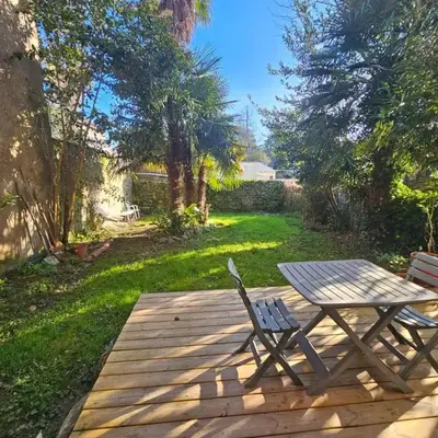 proche centre calme jardin privé