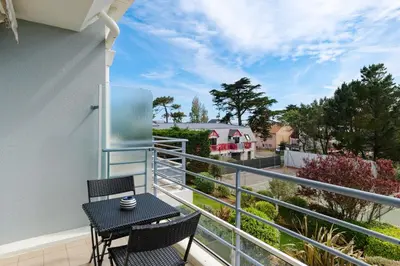 Balcon ou terrasse dans l'établissement L'Escale des Jaunais - A moins d'1 km de la plage