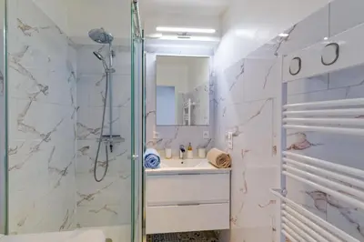Salle de bains dans l'établissement L'Escale des Jaunais - A moins d'1 km de la plage