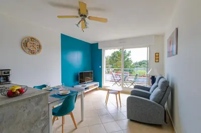 Coin salon dans l'établissement L'Escale des Jaunais - A moins d'1 km de la plage