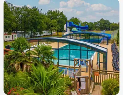 Piscine de l'établissement Mobil home 6 personnes sur camping ou située à proximité