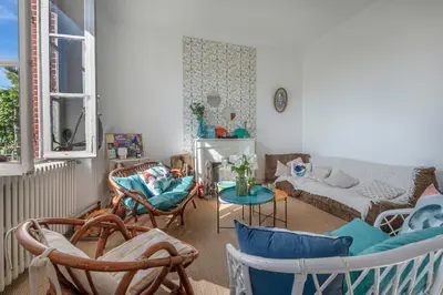 Coin salon dans l'établissement Maison avec jardin à 200m de la mer à La Bernerie