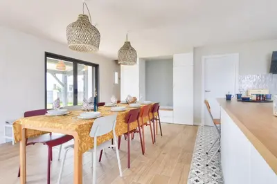 Cuisine ou kitchenette dans l'établissement maison neuve- 6 adultes & 4 enfants - 350m plage