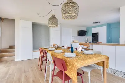 Cuisine ou kitchenette dans l'établissement maison neuve- 6 adultes & 4 enfants - 350m plage