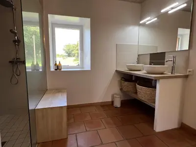 Cuisine ou kitchenette dans l'établissement La Millière - Piscine & campagne - Céleste