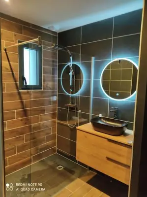 Salle de bains dans l'établissement Le Refuge des Artistes