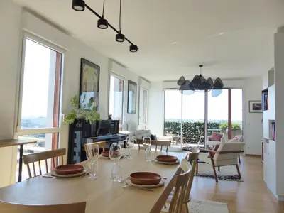 Coin salon dans l'établissement Le Belvédère - Appartement de standing, 2 chambres et parking