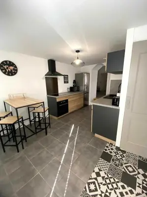 Cuisine ou kitchenette dans l'établissement Maison Saint Florent Le Vieil
