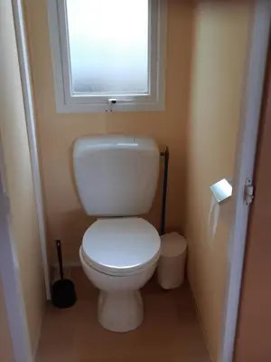 Salle de bains dans l'établissement mobile home 6 personnes-3 chambres