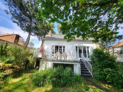 Jardin de l'établissement Charmante maison balnéaire pour 6, près de la plage, animaux admis - FR-1-364-172