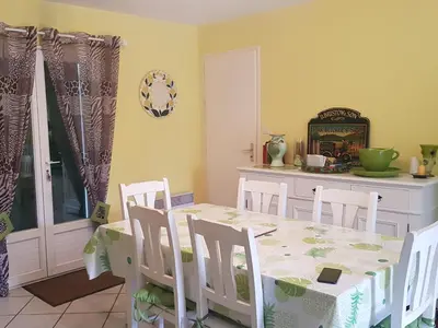 Plan de l'établissement Maison avec Piscine Chauffée, Proche Plage, 3 Chambres, Jardin Clôturé, Wifi Inclus à St Hilaire de Riez - FR-1-652-44