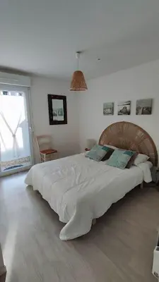Un ou plusieurs lits dans un hébergement de l'établissement Rez de jardin, St Brevin les Pins, plage à pieds