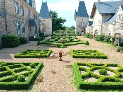 Jardin de l'établissement Grand gîte dans les communs d'un Château