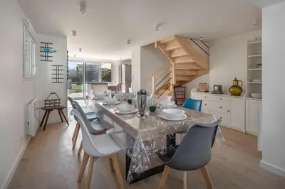 Coin salon dans l'établissement Maison familiale à 400m de la mer pour 8, Pornic