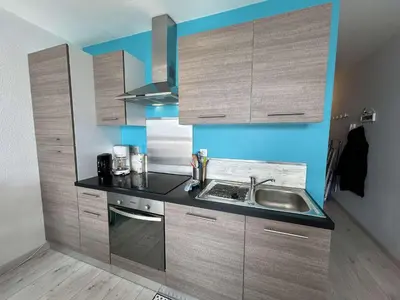 Cuisine ou kitchenette dans l'établissement Appartement Studio cabine, 4 couchages, face à la mer - FR-1-224C-304
