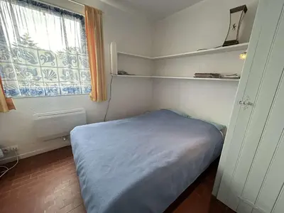 Un ou plusieurs lits dans un hébergement de l'établissement Maison familiale pour 8 avec terrasse, à 300m de la plage - La Guérinière - FR-1-224B-228