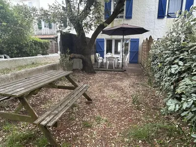 Jardin de l'établissement Maison familiale pour 8 avec terrasse, à 300m de la plage - La Guérinière - FR-1-224B-228