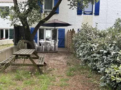 Jardin de l'établissement Maison familiale pour 8 avec terrasse, à 300m de la plage - La Guérinière - FR-1-224B-228